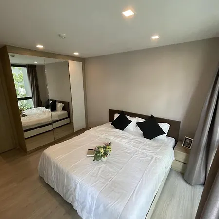 1 Big Br Near Bts Ekkamai - Sky Pool & Gym Apartment